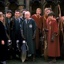 Le due squadre di quidditch: i Serpeverde (Slytherin) e i Grifondoro (Gryffindor) nel film Harry Potter e la Camera dei Segreti