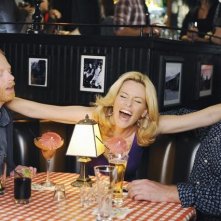 Modern Family Eric Stonestreet Elizabeth Banks E Jesse Tyler Ferguson In Una Scena Dell Episodio Great Expectations 138248