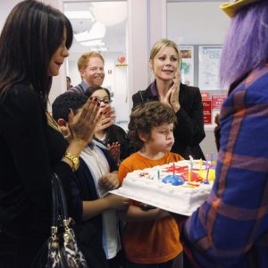 Modern Family: Sofía Vergara, Nolan Gould e Julie Bowen nell'episodio Great Expectations