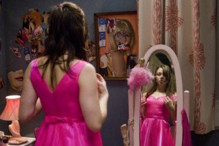 Robin McLeavy allo specchio in una scena di The Loved Ones