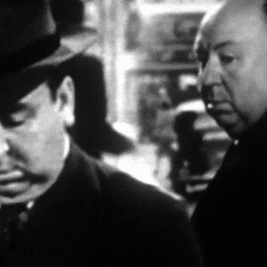 Un doppio Alfred Hitchcock è il protagonista involontario di DOUBLE TAKE di Johan Grimonprez (2009)