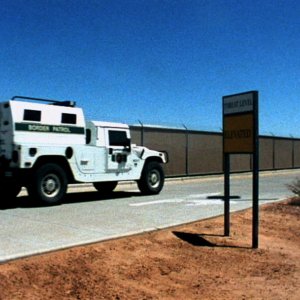 Un'immagine di O'ER THE LAND di Deborah Stratman (USA, 2008)