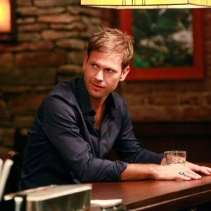Alaric (Matt Davis) in una scena dell'episodio History Repeating di The Vampire Diaries