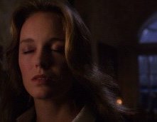 Catriona MacColl in una scena del film E tu vivrai nel terrore - L'aldilà ( 1981 ) di Fulci