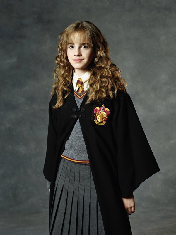 Emma Watson Con La Divisa Di Hogwarts In Una Foto Promo Del Film Harry Potter E La Camera Dei Segreti 138441