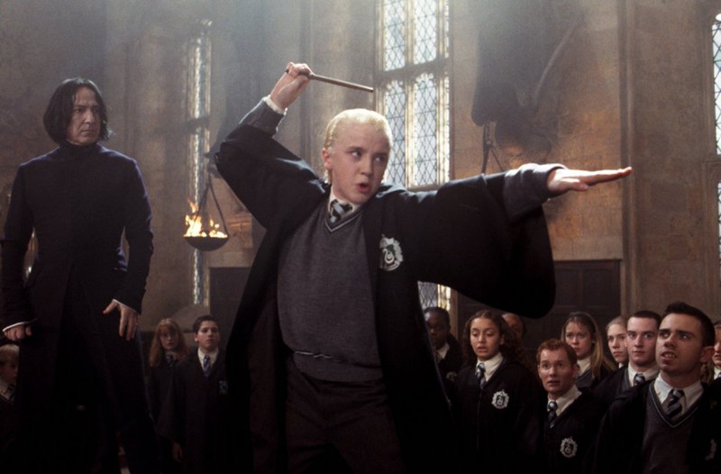 Alan Rickman e Tom Felton in una scena di Harry Potter e la camera dei segreti