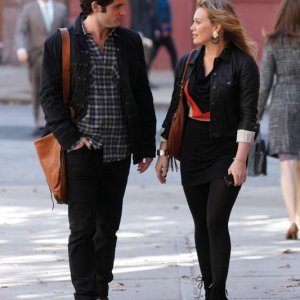 Dan (Penn Badgley) e Olivia (Hilary Duff) durante una scena dell'episodio The Last Days of Disco Stick della terza stagione di Gossip Girl