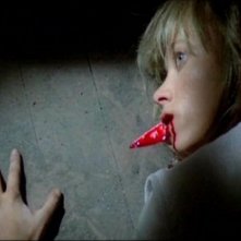 Daniela Doria in una scena del film Quella villa accanto al cimitero ( 1981 )