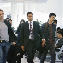 Flashforward Joseph Fiennes E John Cho In Una Scena Dell Episodio A561984 138797