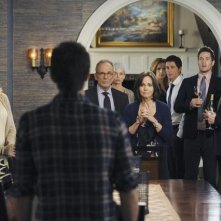 Brothers & Sisters: Sally Field, Calista Flockhart e Luke MacFarlane nell'episodio Pregnant Pause