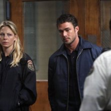 Trauma: Anastasia Griffith e Taylor Kinney nell'episodio That Fragile Hour