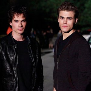 Una foto di Ian Somerhalder e Paul Wesley per l'episodio The Turning Points di The Vampire Diaries