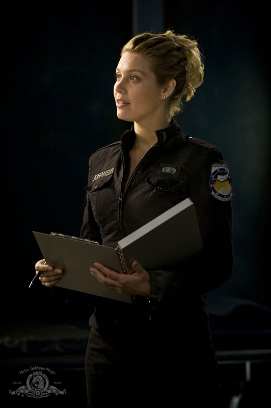 Alaina Kalanj In Una Scena Dell Episodio Life Della Serie Stargate Universe 139157