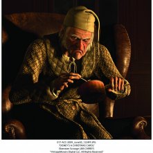 Ebenezer Scrooge (doppiato da Jim Carrey) è il protagonista della fiaba A Christmas Carol (2009)