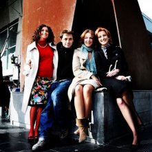 Le protagoniste di Meno male che ci sei, sul set