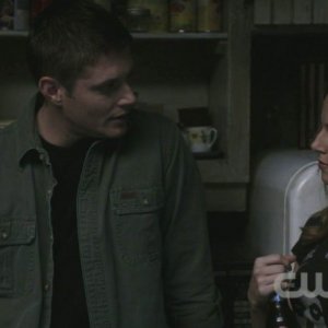 Supernatural: Alona Tal e Jensen Ackles in una scena dell'episodio Abandon All Hope...
