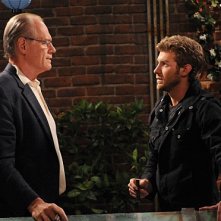 Accidentally on Purpose: Fred Dryer e Jon Foster nell'episodio It Happened One Christmas