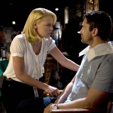 Katherine Heigl discute con Gerard Butler in una scena del film La dura verità (2009)