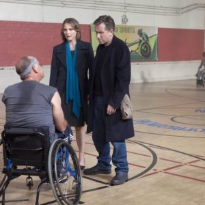 Lie to Me: Kelli Williams e Tim Roth nell'episodio Black Friday