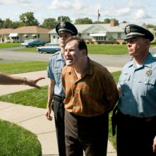 Michael Stuhlbarg (di lato) con Richard Kind in una scena di A Serious Man dei fratelli Coen