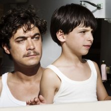 Riccardo Scamarcio e Guido Giaquinto nel film L'uomo nero