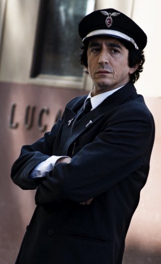 Sergio Rubini in una scena de L'uomo nero