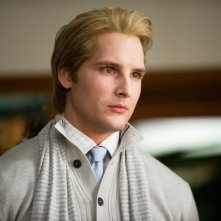 Un primo piano del vampiresco Carlisle (Peter Facinelli) nel film Twilight Saga: New Moon