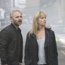 Paradox: Mark Bonnar e Tamzin Outhwaite in una scena della serie