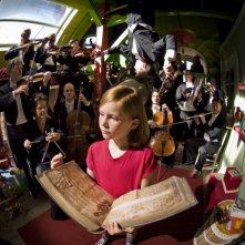 Alina Freund in una sequenza di Maga Martina