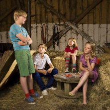 Alina Freund e altri piccoli attori nel film Maga Martina