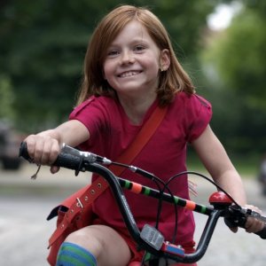 la piccola Alina Freund in una scena di Maga Martina