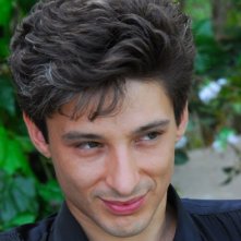 Fausto Paravidino interpreta Riccardo Schicchi, nella fiction Moana.