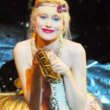 Giorgia Wurth E La Star Del Porno Ilona Staller Alle Prese Con Il Mitico Pito Pito Nel Film Moana 140023