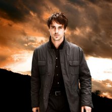 Paradox: Emun Elliot in una foto promozionale della serie