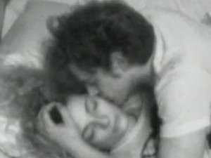 Grande Fratello 10: coccole sotto le lenzuola per Mattia Mor e Diletta Franceschetti