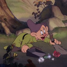 Cucciolo in una scena del film Biancaneve e i sette nani ( 1937 )