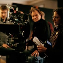 La regista Mona Achache sul set de Il riccio