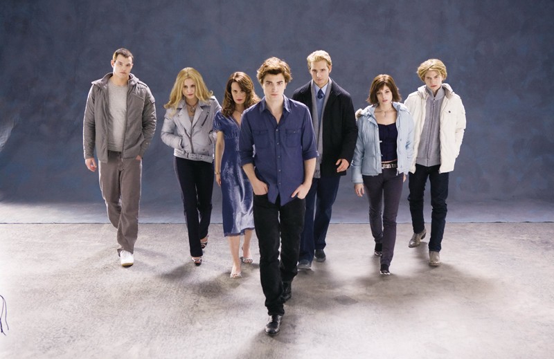 Una foto promozionale della famiglia Cullen, protagonista del film Twilight