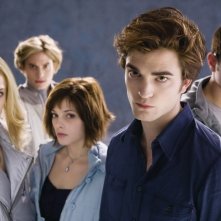 Una foto promozionale della vampiresca famiglia Cullen, protagonista del film Twilight