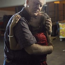 Dexter: John Lithgow e Courtney Ford nell'episodio Lost Boys