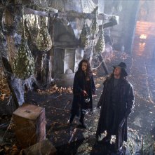 Kate Beckinsale e Hugh Jackman fanno una scoperta sensazionale nel castello di Dracula nel film Van Helsing