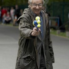 Il regista de Il mio amico Eric, Ken Loach, sul set del film