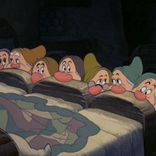 I nanetti in una scena del film d'animazione Biancaneve e i sette nani ( 1937 )