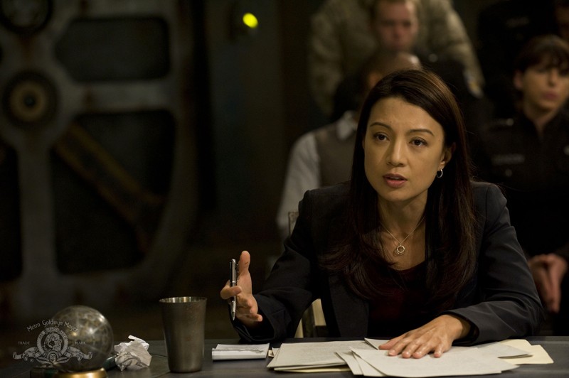 Camille Ming Na E L Accusa Nel Processo Improvvisato Sulla Destiny Nell Episodio Justice Di Stargate Universe 140885