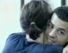 Grande Fratello 10, settima puntata: un tenero abbraccio tra Giorgio e Maicol