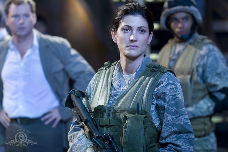 Vanessa James Julia Anderson Con Alle Spalle Dale Volker Patrick Gilmore Dell Episodio Justice Di Stargate Universe 140884