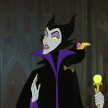La strega Malefica in una scena del film d'animazione La bella addormentata nel bosco ( 1959 )