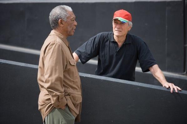 Morgan Freeman E Il Regista Clint Eastwood Sul Set Del Film Invictus 141101