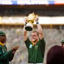 Morgan Freeman e Matt Damon in una scena del film Invictus