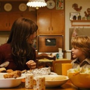 Rachel Weisz e Christian Thomas Ashdalein una scena di Amabili resti